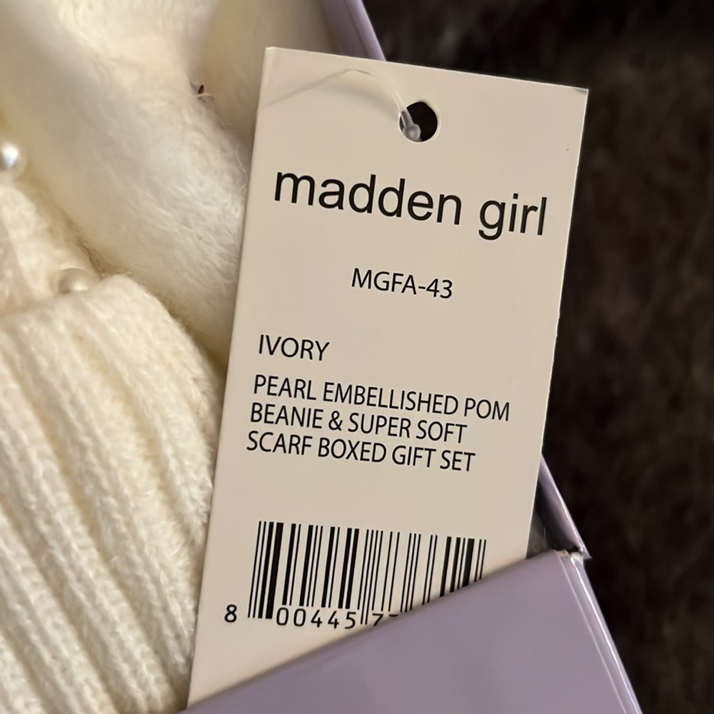 Madden Girl Ivory Pom Beanie & Scarf - Picture 2 of 4